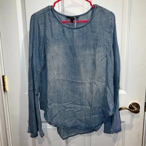 NWT Chambray Long-sleeved Bell Sleeve Blouse (small)